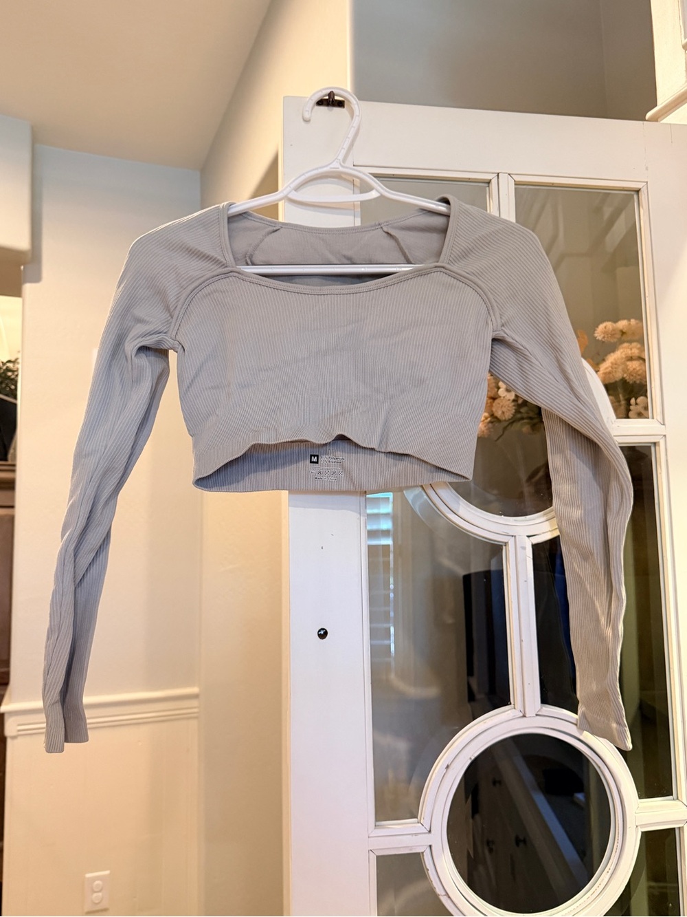 Women's Long Sleeve Ribbed Crop Top - Light Gray